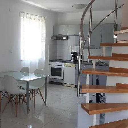 Apartament Pejnovic Malinska